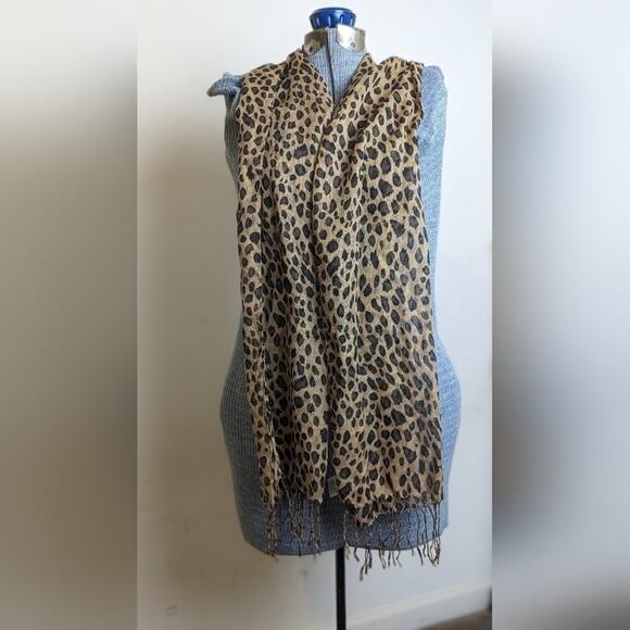 Animal Print Scarf/Head Wrap/Shaw Lightweight Semi Sheer One Size Like New! - Picture 1 of 6